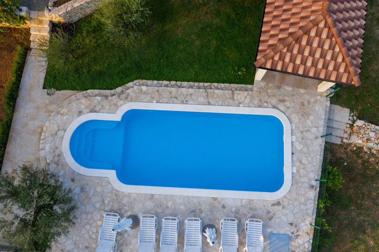 Room 5, Villa Magic With Heated Pool, Drniš