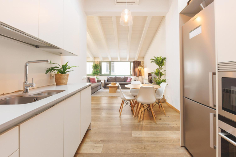 Kitchen 4, Bravissimo Forca 17, Barri Vell apartments, Girona