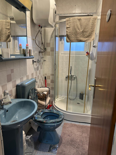 Bathroom 3, Gianni's Apartments, Sarajevo
