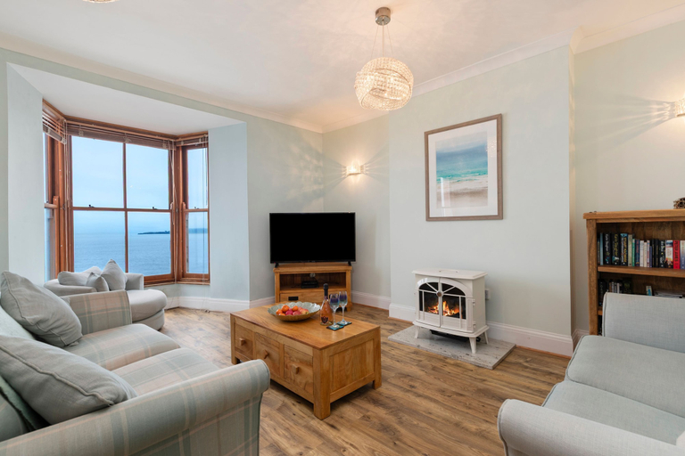Room 2, 6 Paragon Court - Sea Front Apartment, Pembrokeshire