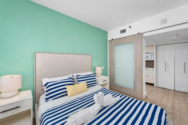 Bedroom 1, Sobe Lux Suites on Ocean, Miami-Dade