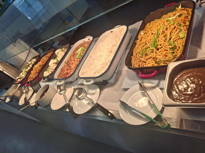 Food & Drinks