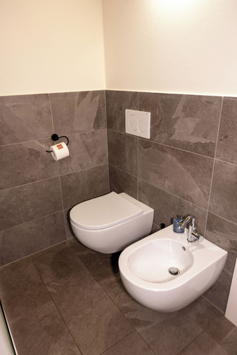 Bathroom 5, La Corte del Governo 565, Como