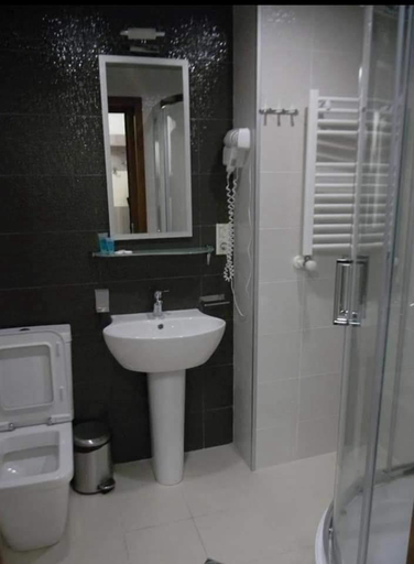 Bathroom 3, Trialeti Residence Apartment at Bakuriani, Borjomi