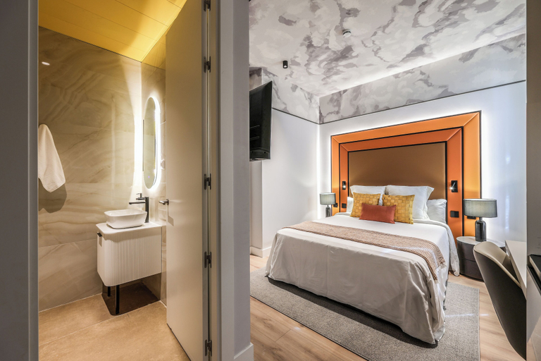 Room 5, Amazinn Madrid Plaza Mayor Collection, Madrid