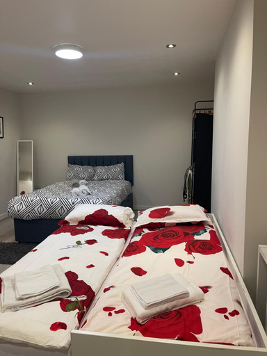 Bedroom 2, Modern Kensington Apartment 10 min to Piccadilly, London