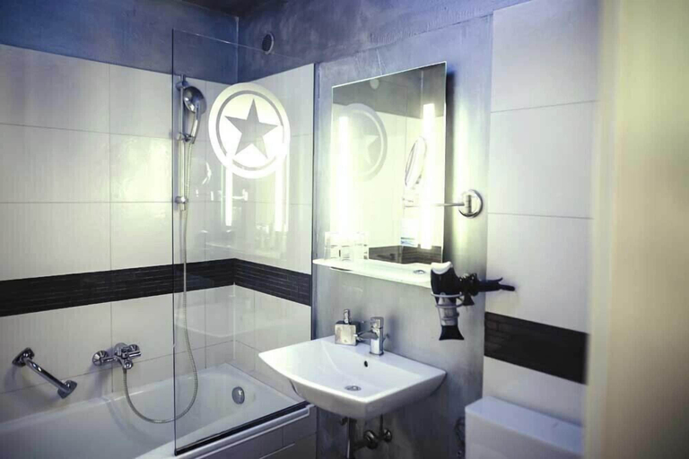 Bathroom 3, DAS STERN - Rooms - Self Check-In, Salzburg Umgebung