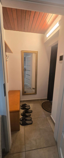 Others 5, Vu's Home, Praha 12