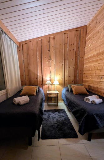 Bedroom 2, North Frontier Cabins, Lapland