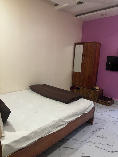 Room 5, P1 Staycation, Pune