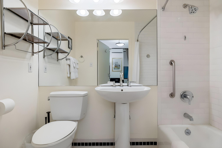 Bathroom 4, 414 hotel, New York