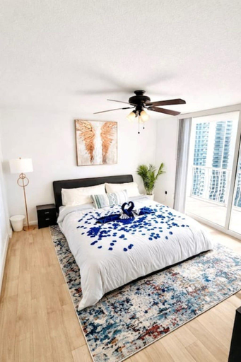 Room 1, Brickell Bay 3505, Miami-Dade