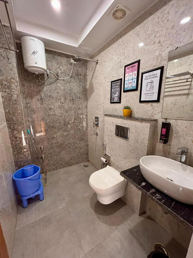Bathroom, Namaste Hostel Rishikesh, Tehri Garhwal