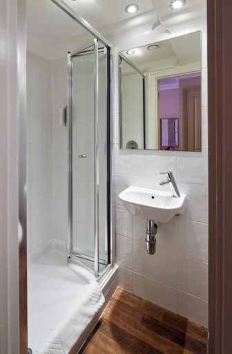 Bathroom 3, Mandolay Hotel Guildford, Surrey