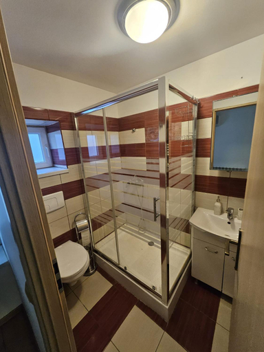 Bathroom 2, Hotel Mina, Podari