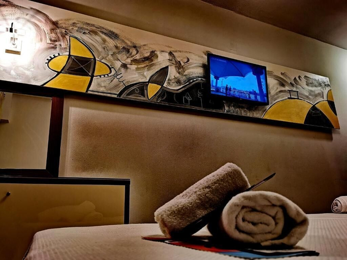 Bedroom 3, Trokadero Hotel, Central Greece