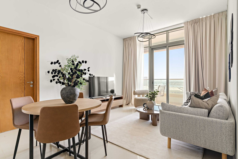 Room 3, Silkhaus 1bdr Near Reem Park at Julphar Tower, Abu Dhabi City