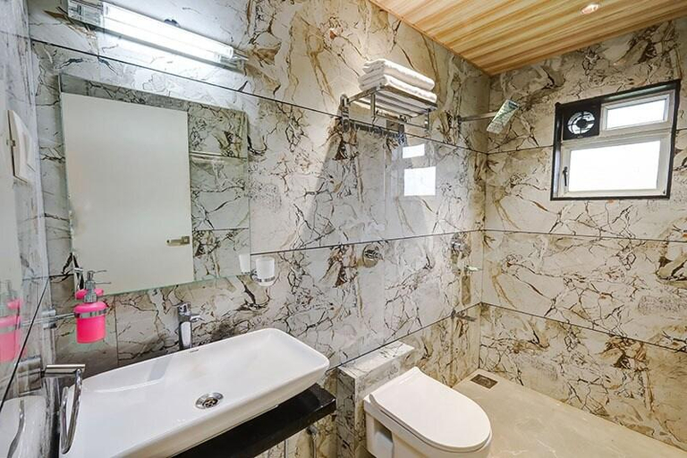 Bathroom 3, The leaf resort Mahabaleshwar, Satara