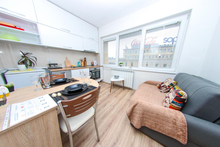 Others 2, Exclusive Apartment Main Square FREE PARKING