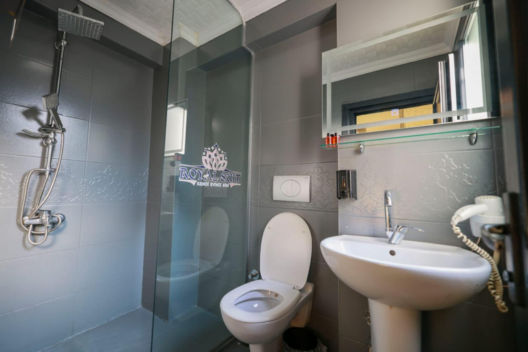 Bathroom 4, Istanbul Royal Hotel, Fatih