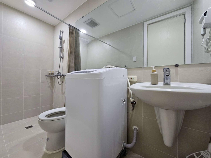 Bathroom, Bali 1BR Corner Unit Azure North Pampanga, Bacolor