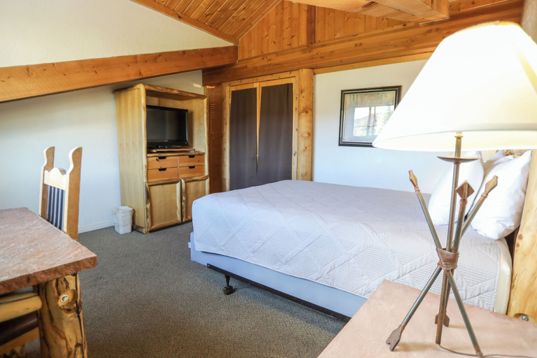 Bedroom 3, The Boulder Creek Lodge, Boulder