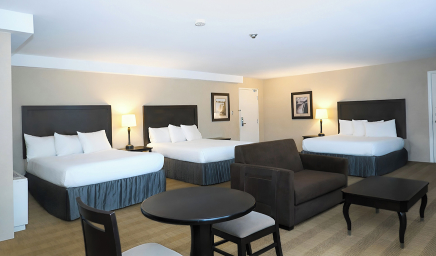 Bedroom 3, Skyline Hotel & Waterpark, Niagara