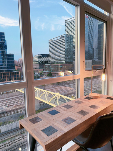 Interior 4, Maple Crown Suites - Free Parking, Toronto