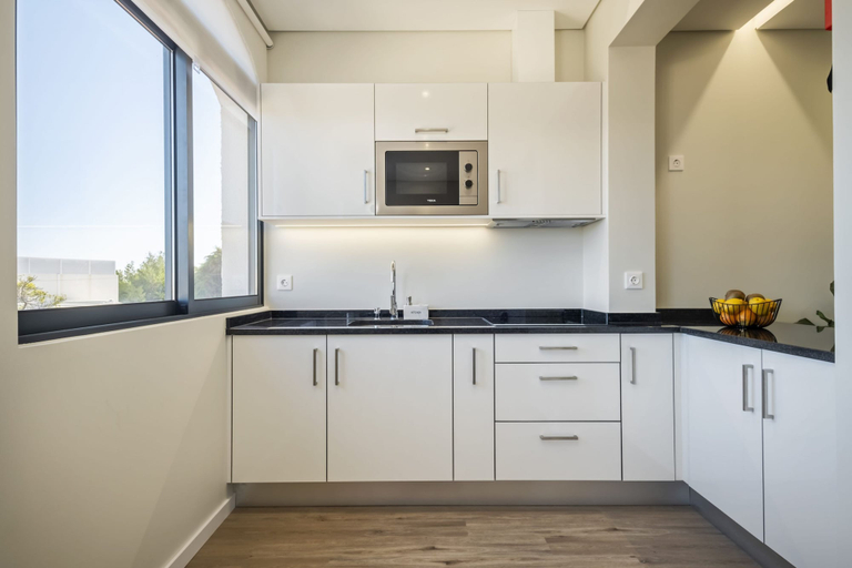 Room 4, Casa da Oliveira I by Homie, Santa Cruz
