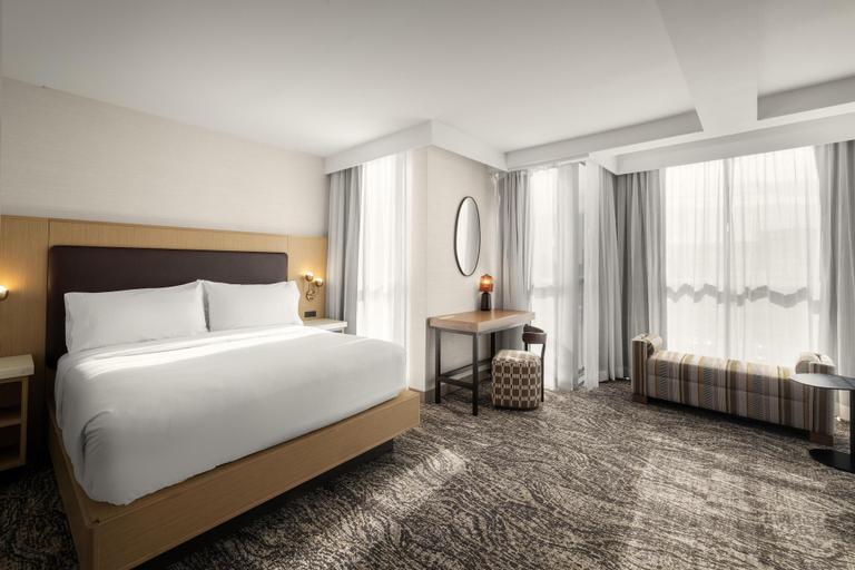 Bedroom 3, Embassy Suites by Hilton Cincinnati Northeast Blue Ash, Hamilton