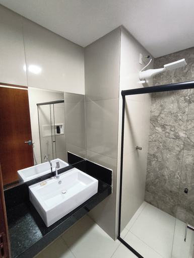Bathroom 4, Hotel Colibri, Cajuri