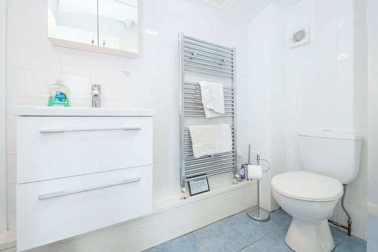 Bathroom 3, Willowcot Cottage, Pembrokeshire