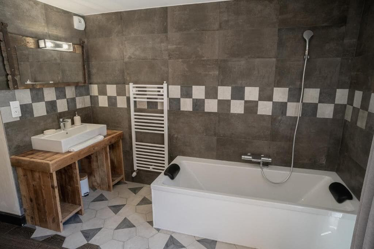 Bathroom 5, Le Toi du Monde, Haute-Savoie