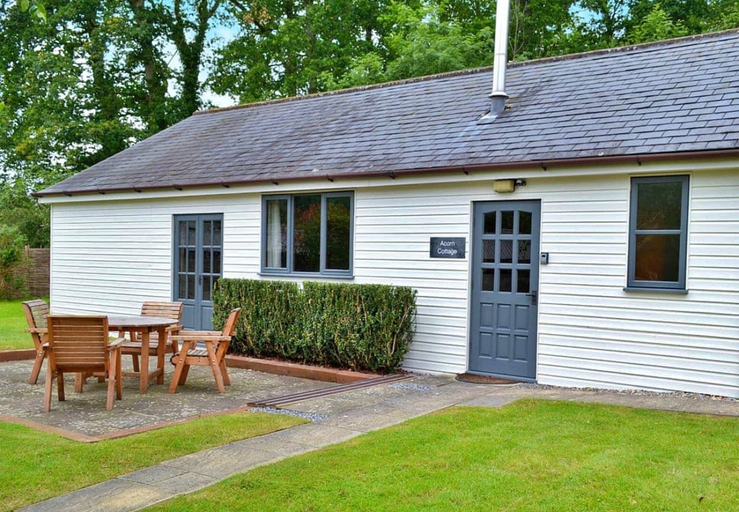 Exterior 3, Cottage in Devon With Pool & Countryside Views, Devon
