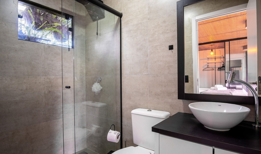 Bathroom, House w/ BBQ and Lake Access Mat0021, Garopaba