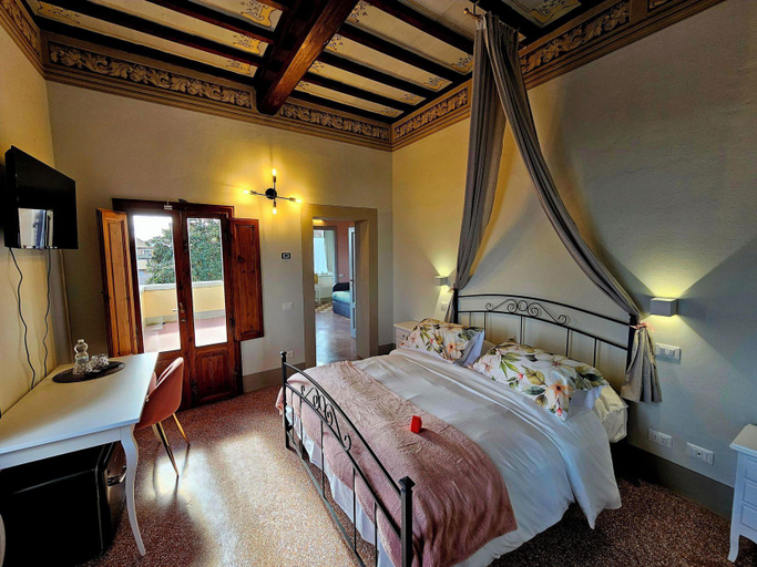 Bedroom 5, Palazzo delle Erbe, Siena
