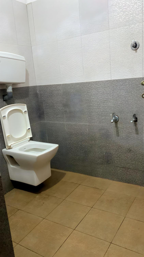 Bathroom 2, The Rain Tree Resort, Wayanad