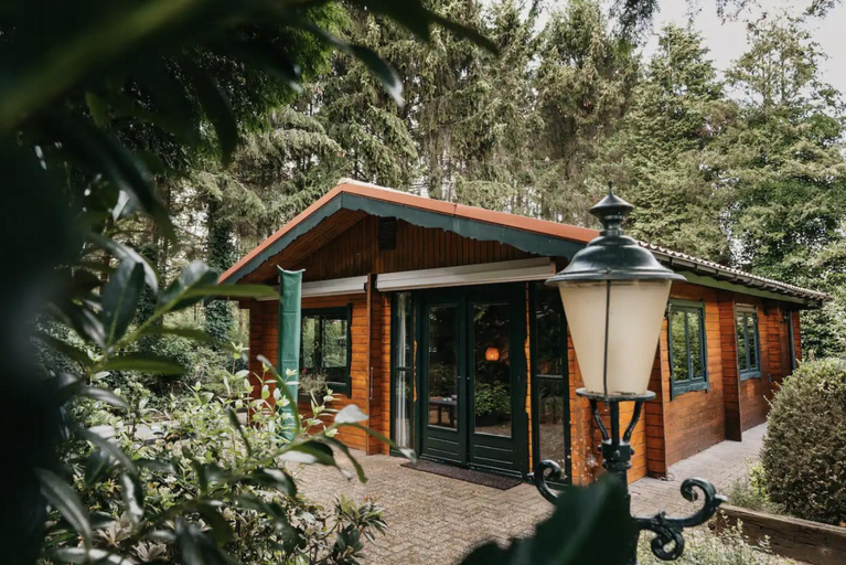 Exterior & Views, Cozy and romantic forest house op de Veluwe, Putten