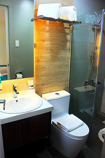 Bathroom 4, Hotel Estrella, Tacloban City