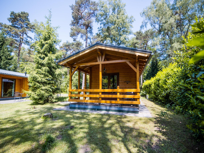 2, Lodge in Markelo with Sauna and Pool Nearby, Hof van Twente