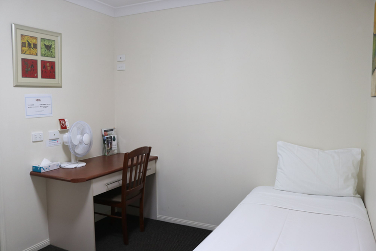 Bedroom 3, Motel Myall, Dalby
