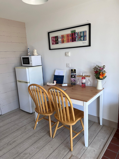 In-room dining, Bucks Farm Holiday Cottages, Isle of Wight