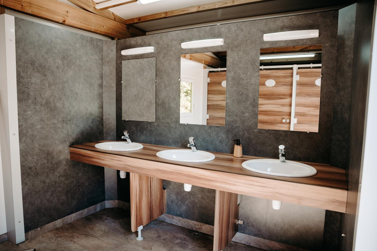 Bathroom 3, Lodg'ing Nature Camp Presqu'ile Crozon, Finistère
