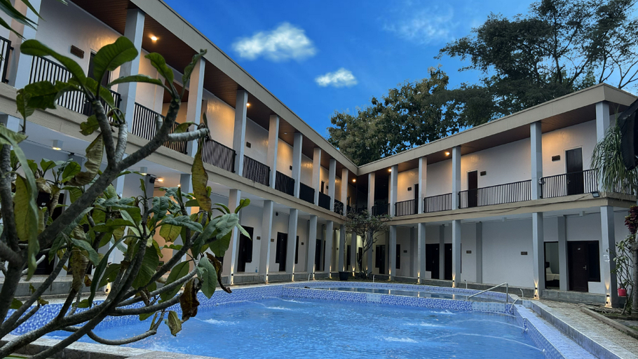Exterior & Views 2, Bwalk Hotel Malang, Malang