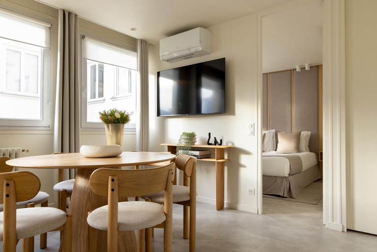Others 4, Residence Champs Elysees - Ponthieu, Paris