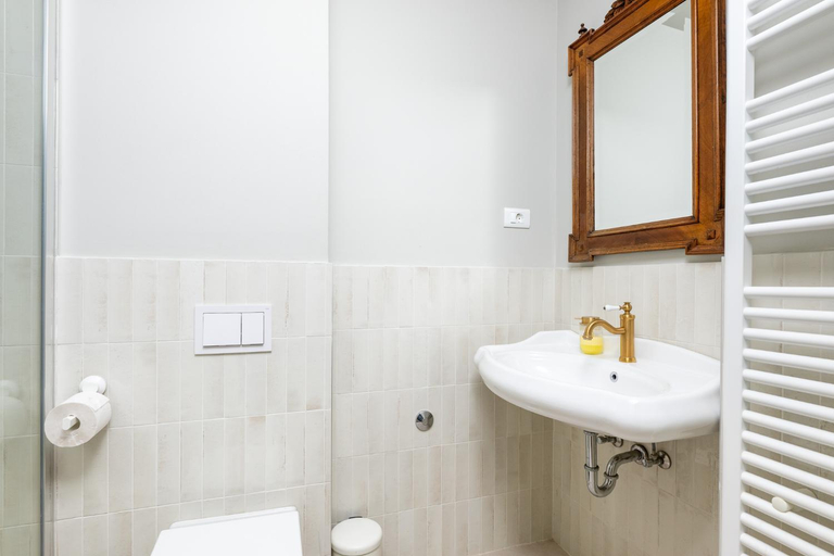 Bathroom 2, Upper Town Apartments and Rooms, Zagreb