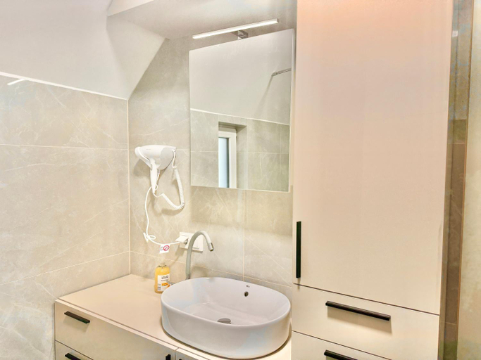 Bathroom 2, ASP Modern Apartments with Balcony & Free Parking, Wien