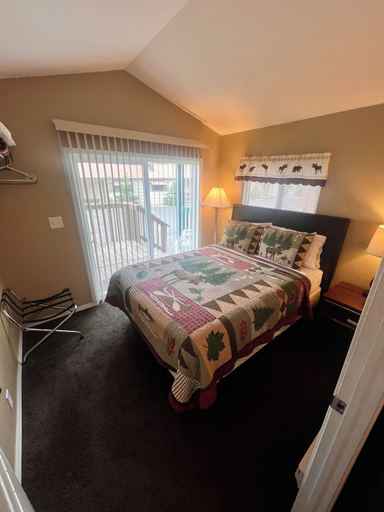 Room 4, Pioneer Motel, Gallatin
