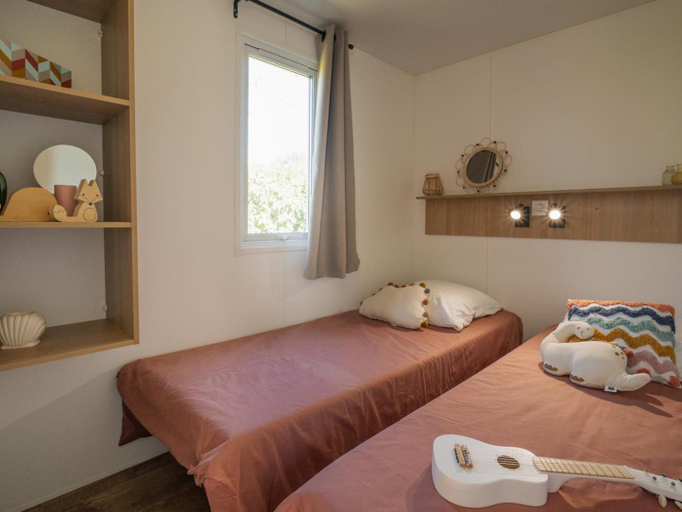 Bedroom 3, Camping la Peiriere - Chalet & Mobile-home, Aude