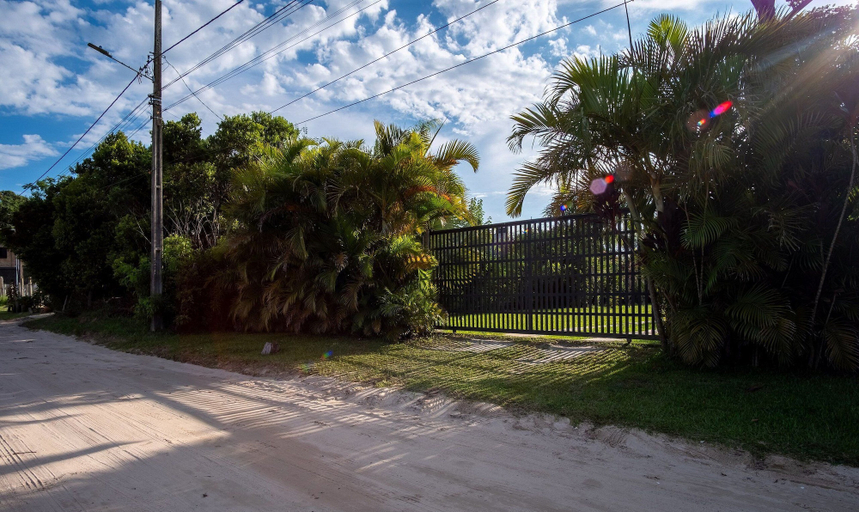Property grounds 5, House w/ BBQ and Lake Access Mat0021, Garopaba
